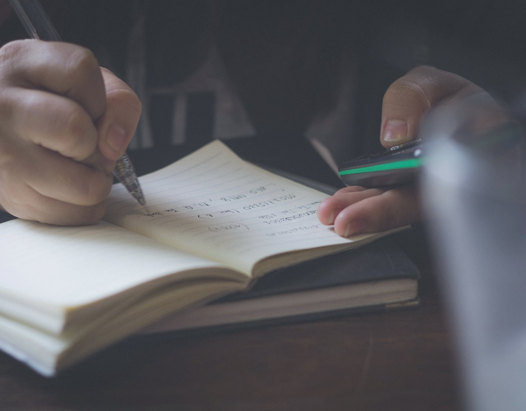 What Are the 7 Steps to Outline a Novel